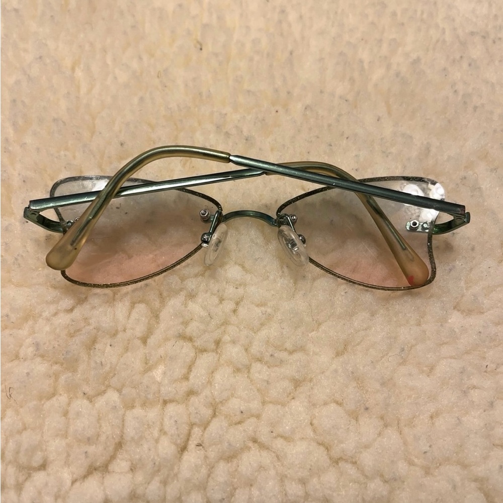 Stylish Gold and Silver Women's Sunglasses - Picture 7 of 17